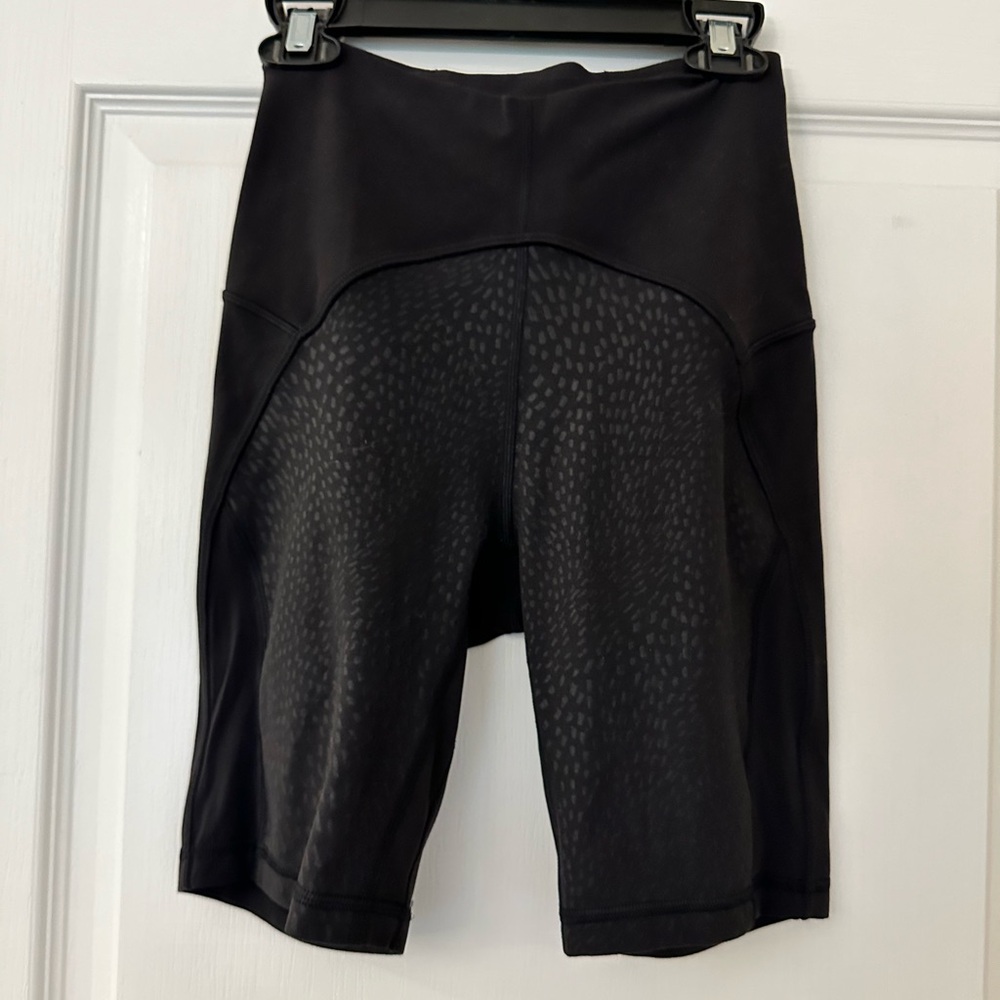 Lululemon 6” bike shorts with animal print on front